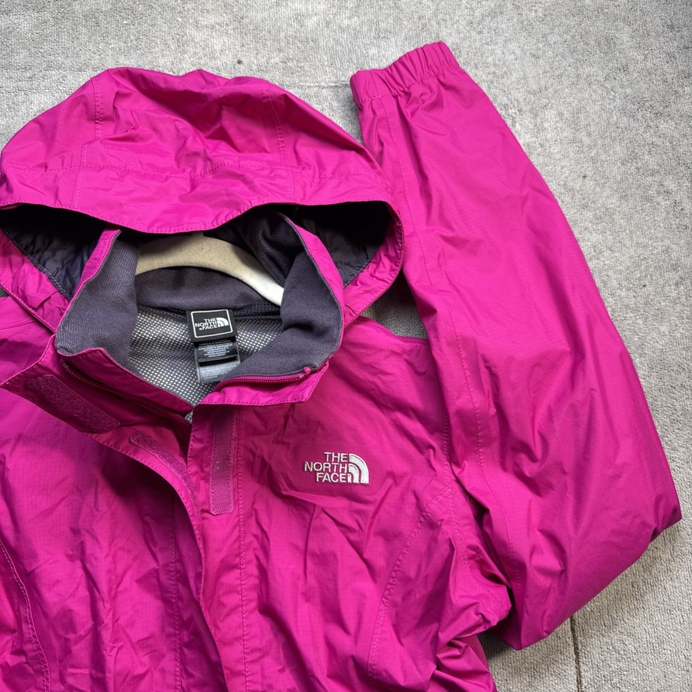 The North Face HyVent Waterproof Rain Jacket Women's XS Magenta Hooded Shell